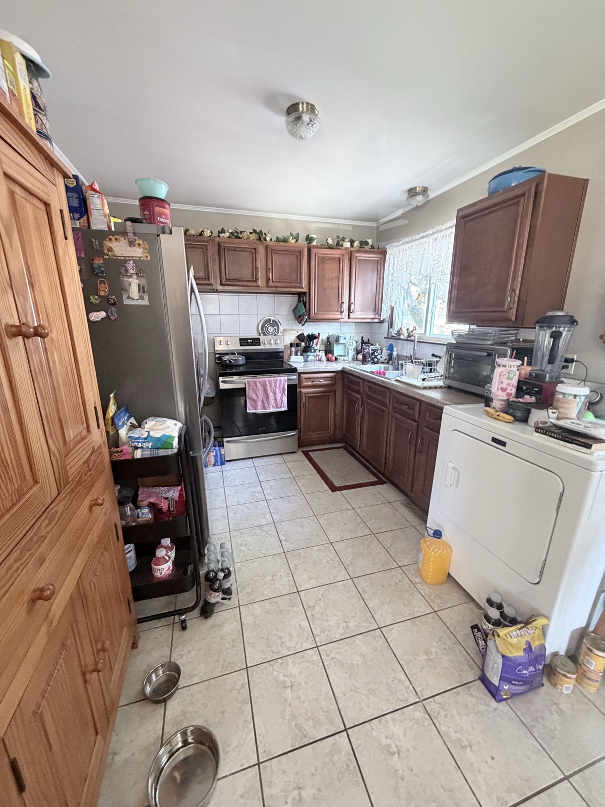406 Galveston Ct — kitchen floor